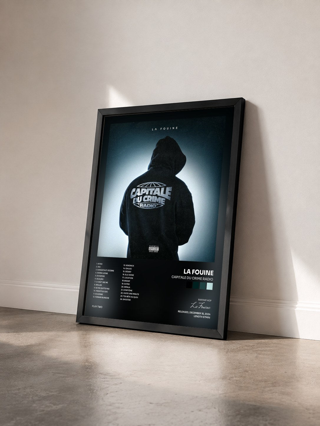 #noir Tableau de l'album CAPITALE DU CRIME RADIO de La Fouine vu de trois quarts, cadre noir