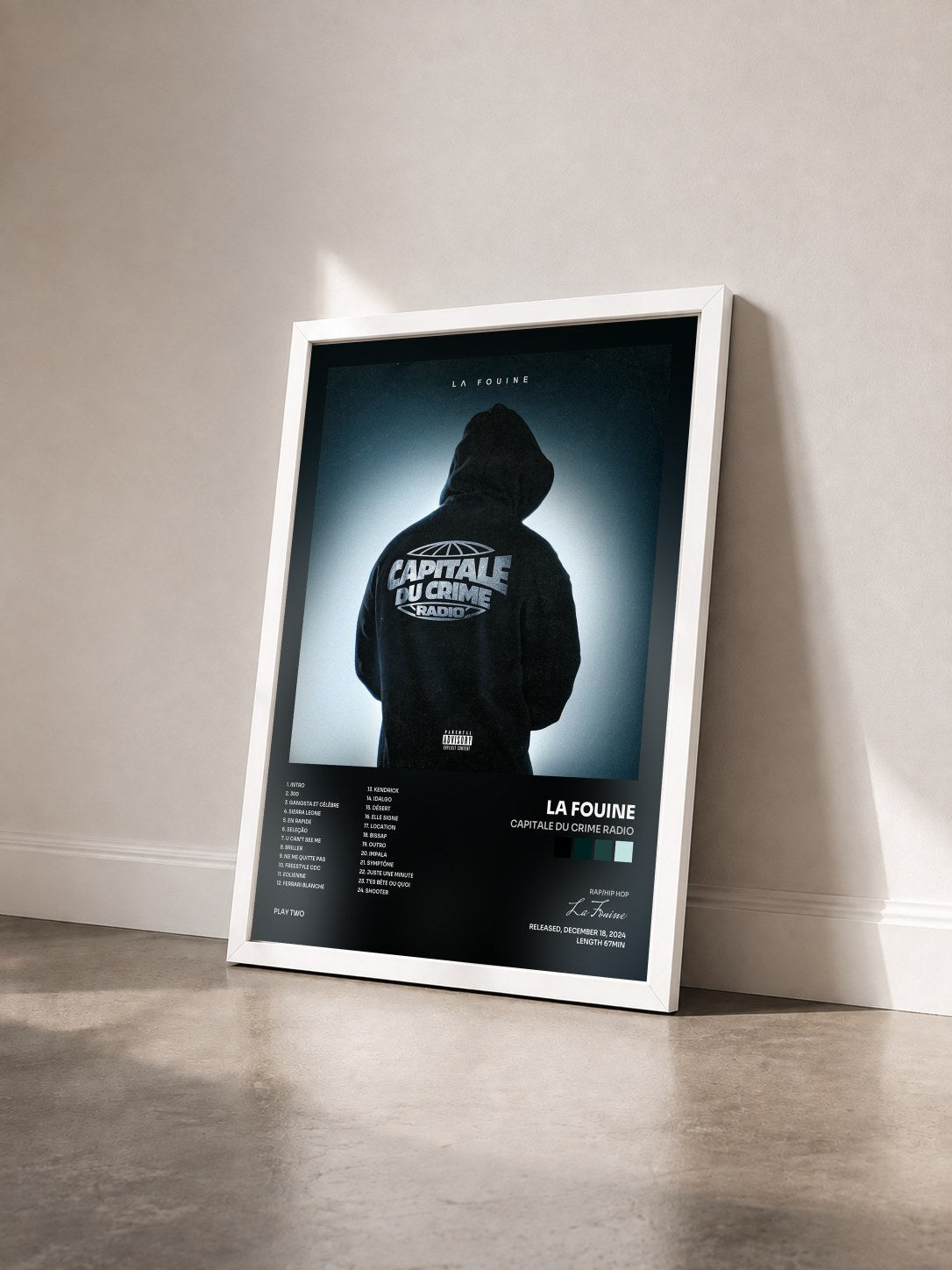 #blanc Tableau de l'album CAPITALE DU CRIME RADIO de La Fouine vu de trois quarts, cadre blanc