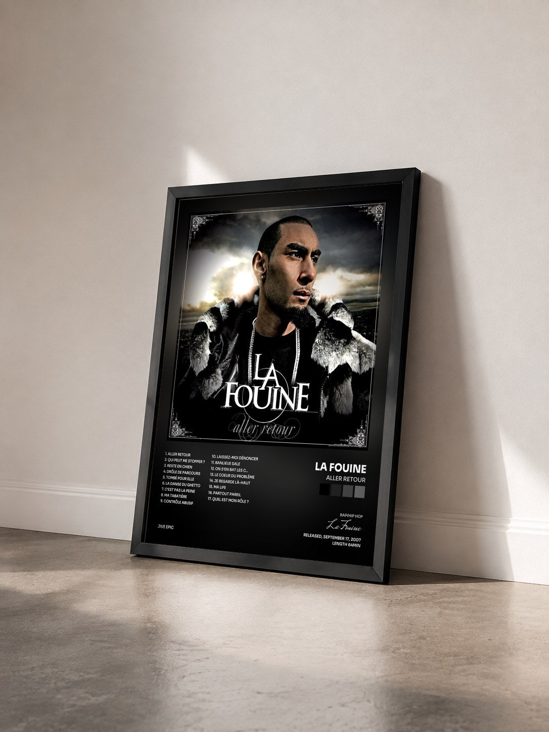 #noir Tableau de l'album Aller Retour de La Fouine vu de trois quarts, cadre noir