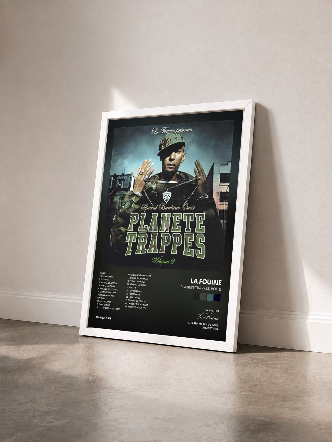 #blanc Tableau de l'album Planète Trappes, vol. 2 de La Fouine vu de trois quarts, cadre blanc