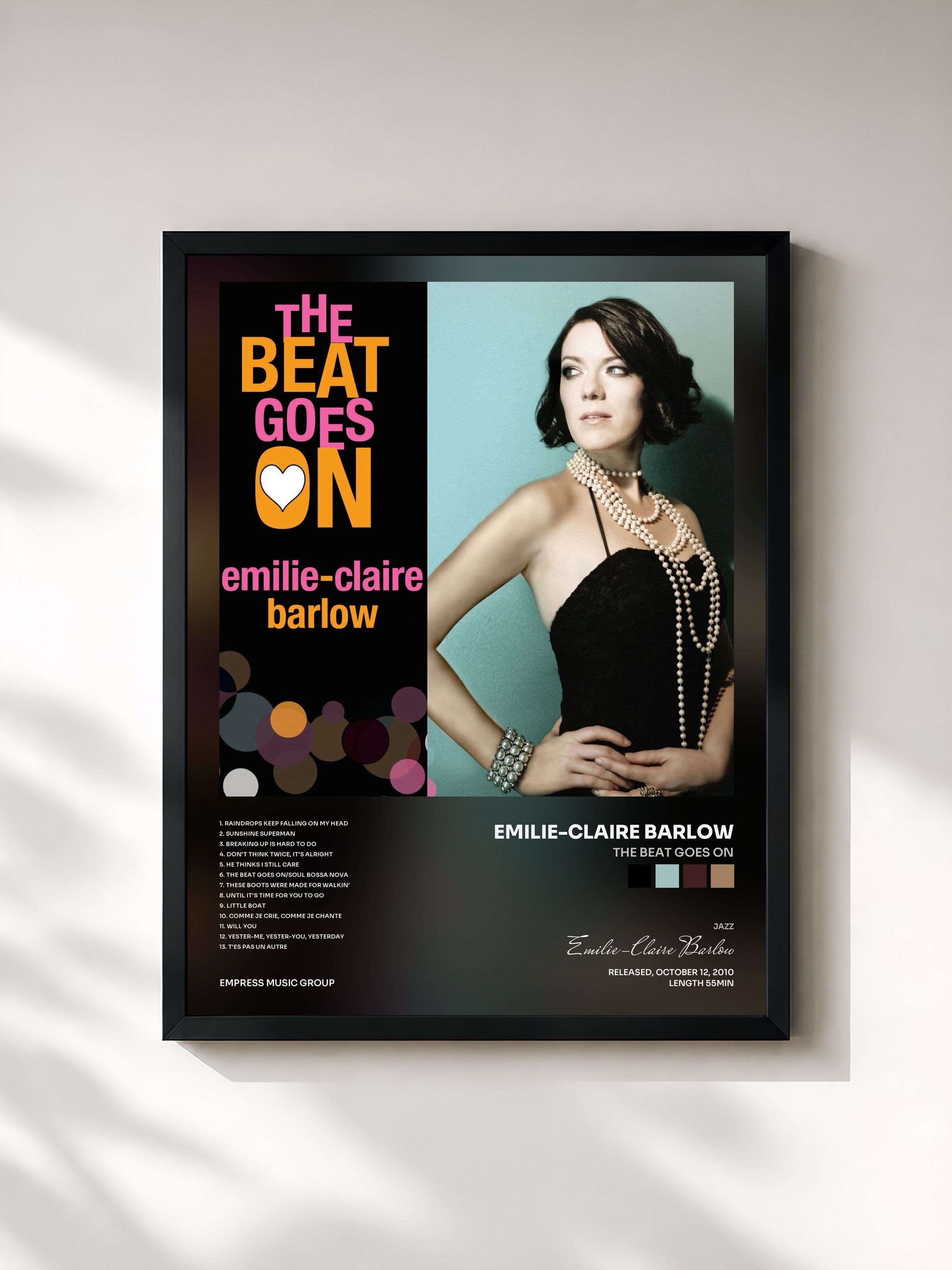 #noir Tableau de l'album The Beat Goes On de Emilie-Claire Barlow, cadre noir, imprimé et encadré en France