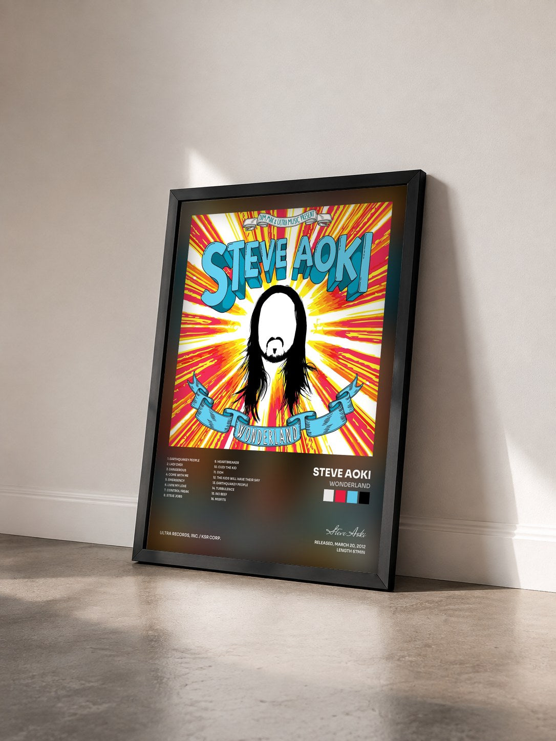 #noir Tableau de l'album Wonderland de Steve Aoki vu de trois quarts, cadre noir