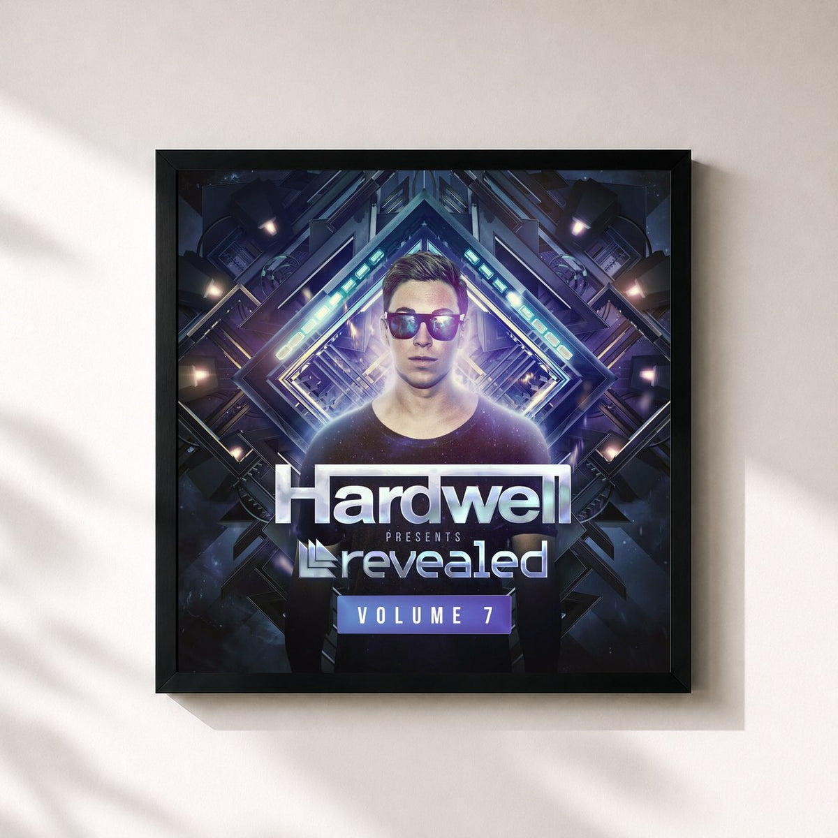 #noir Hardwell Presents Revealed Vol. 7 di Hardwell in stampa quadrata incorniciata, cornice nera 32x32 cm