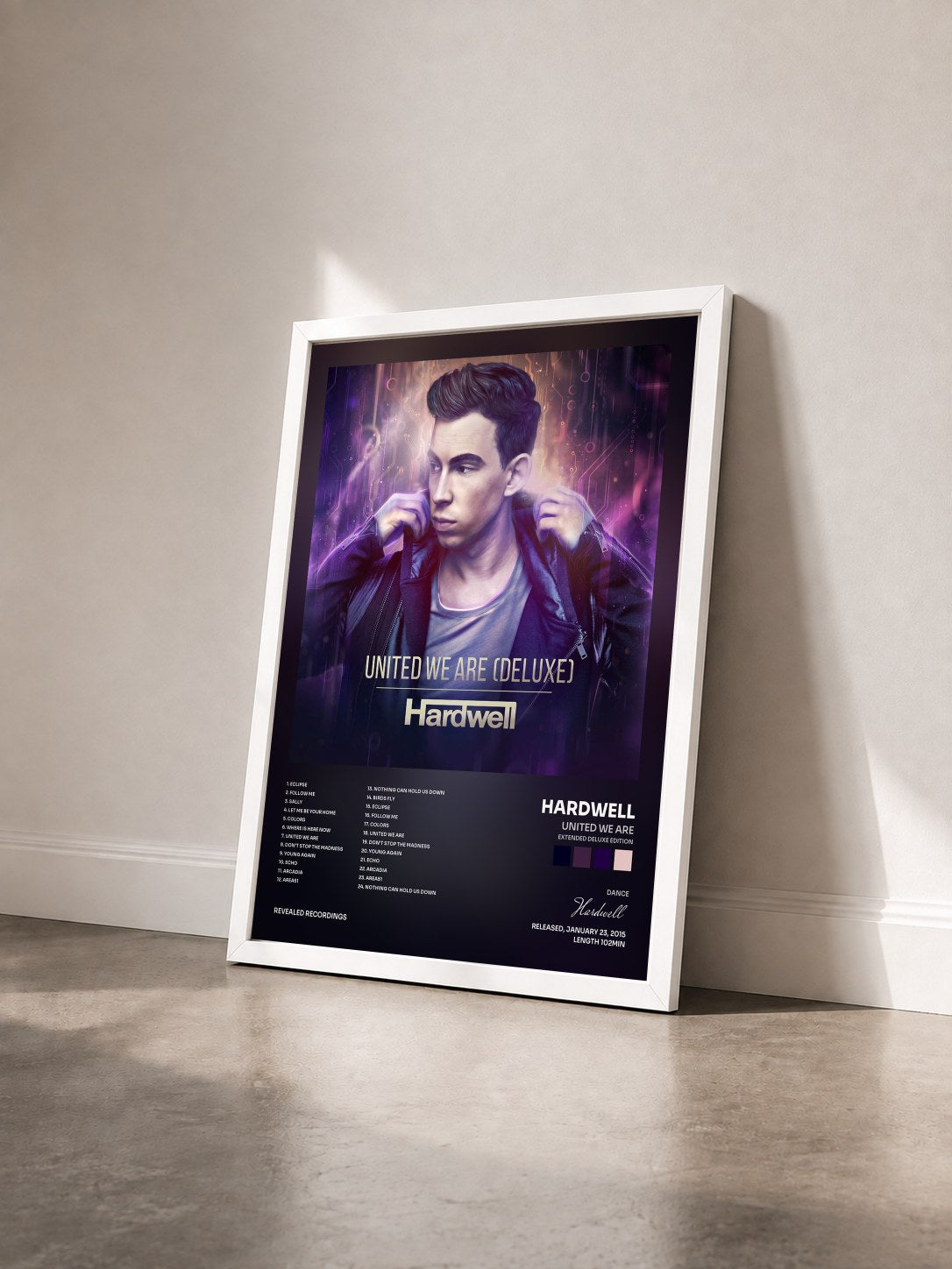 #blanc United We Are (Extended Deluxe Edition) di Hardwell in stampa incorniciata vista di tre quarti, cornice bianca