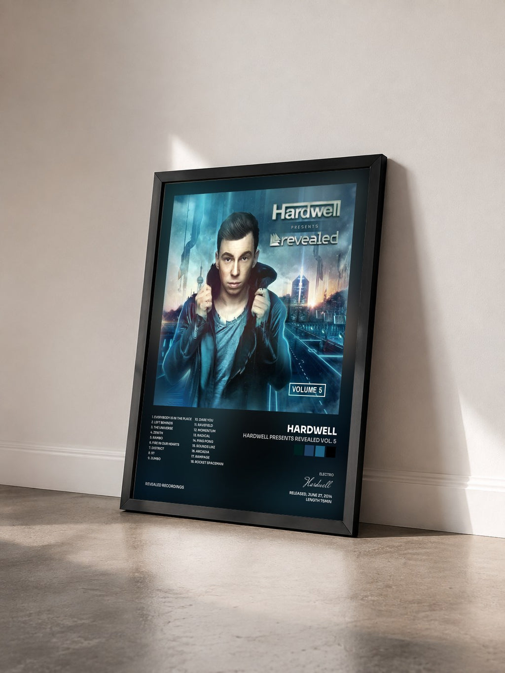 #noir Hardwell Presents Revealed Vol. 5 von Hardwell als gerahmter Kunstdruck von schräg gesehen, schwarzer Rahmen