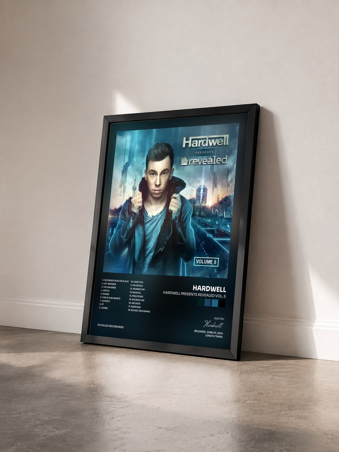 #noir Hardwell Presents Revealed Vol. 5 di Hardwell in stampa incorniciata vista di tre quarti, cornice nera
