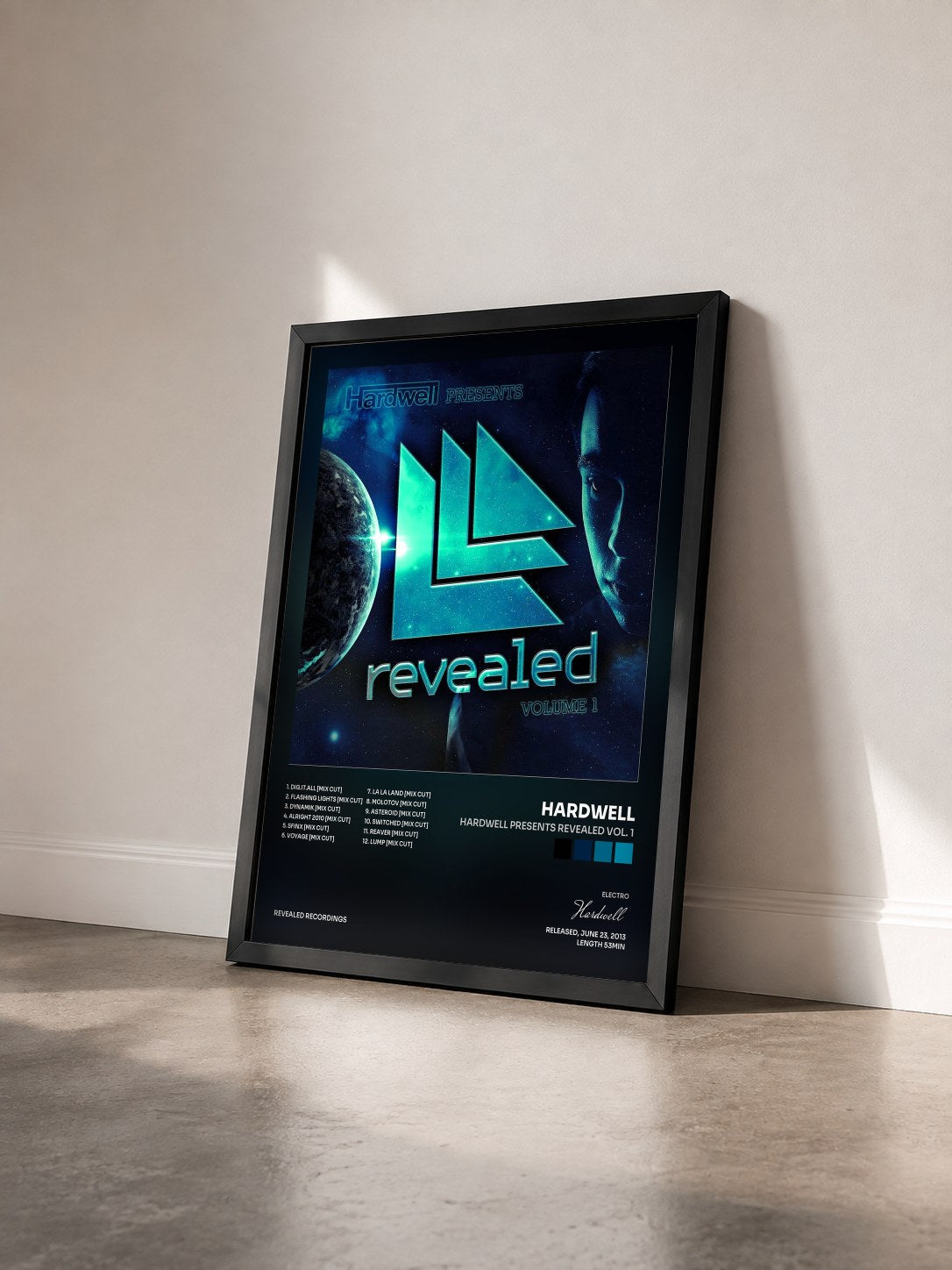 #noir Tableau de l'album Hardwell Presents Revealed Vol. 1 de Hardwell vu de trois quarts, cadre noir