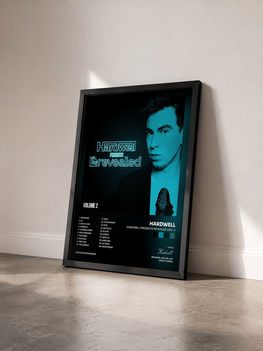 #noir Tableau de l'album Hardwell Presents Revealed Vol. 2 de Hardwell vu de trois quarts, cadre noir