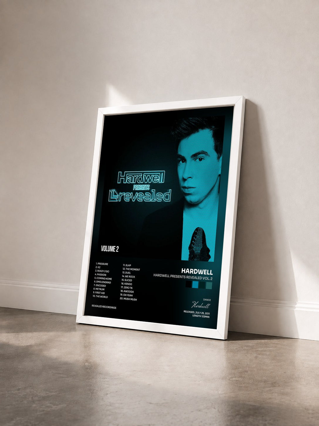 #blanc Tableau de l'album Hardwell Presents Revealed Vol. 2 de Hardwell vu de trois quarts, cadre blanc