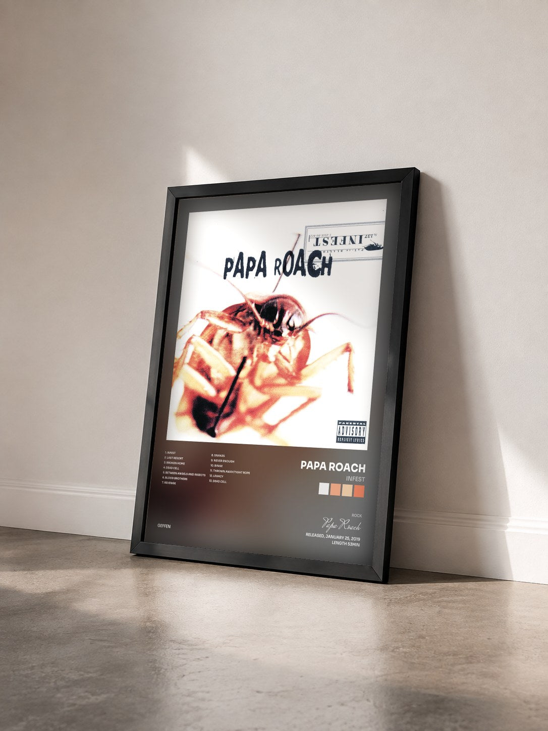 #noir Tableau de l'album Infest de Papa Roach vu de trois quarts, cadre noir