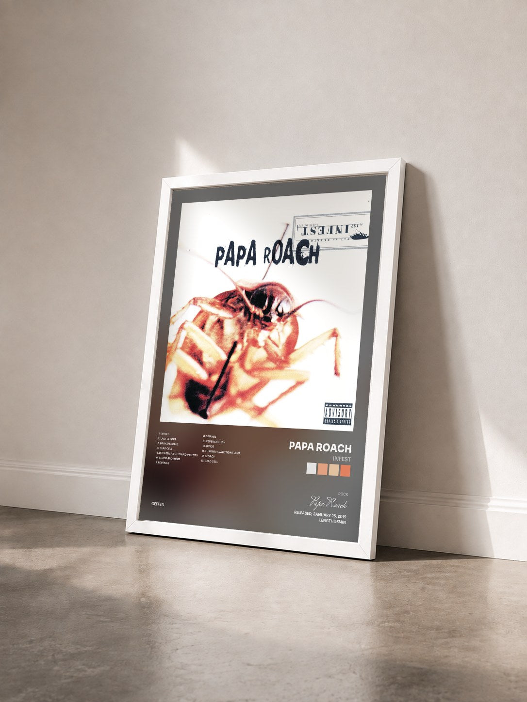 #blanc Tableau de l'album Infest de Papa Roach vu de trois quarts, cadre blanc