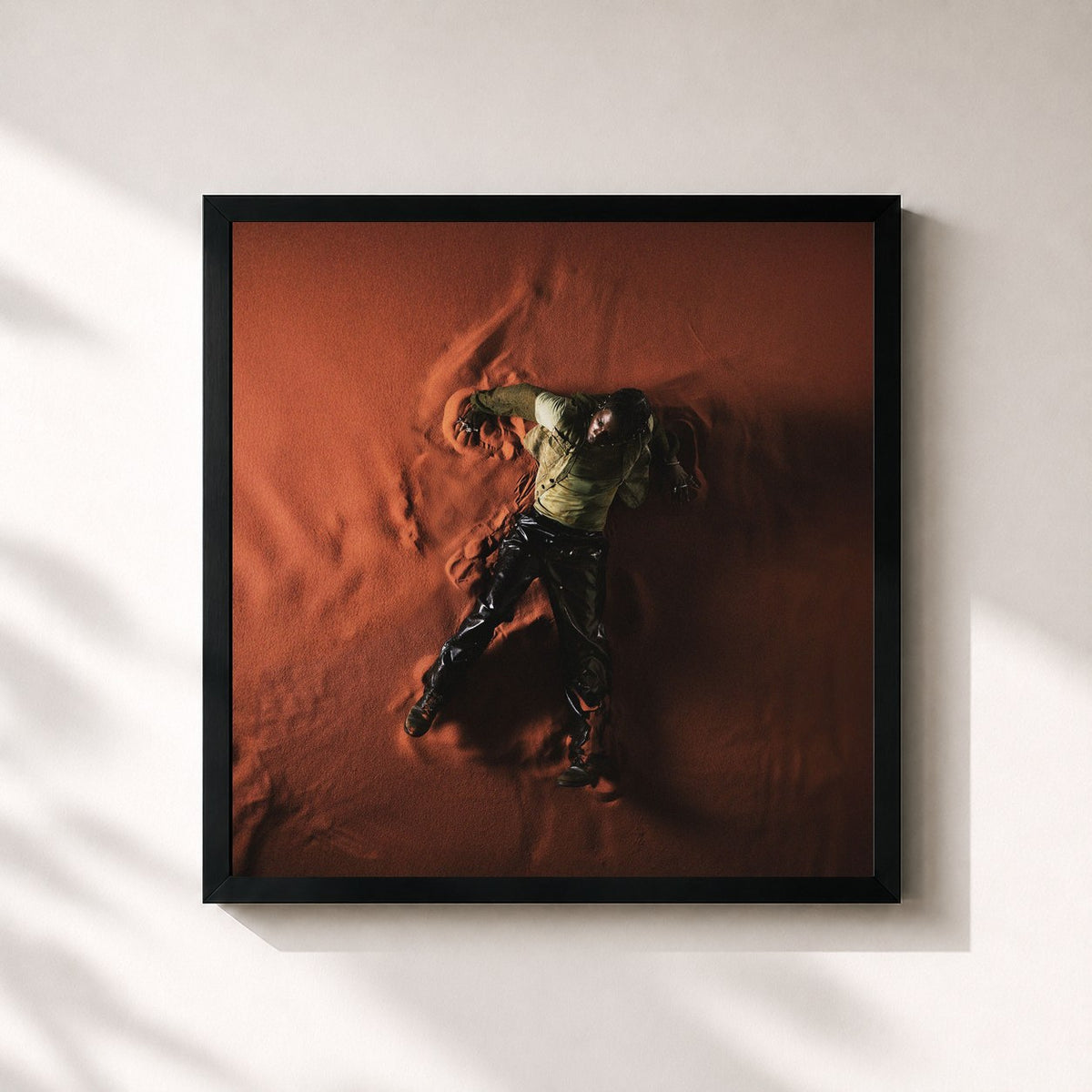 #noir Tableau carré de l'album ÉBĒM de Yamê, cadre noir 32x32 cm