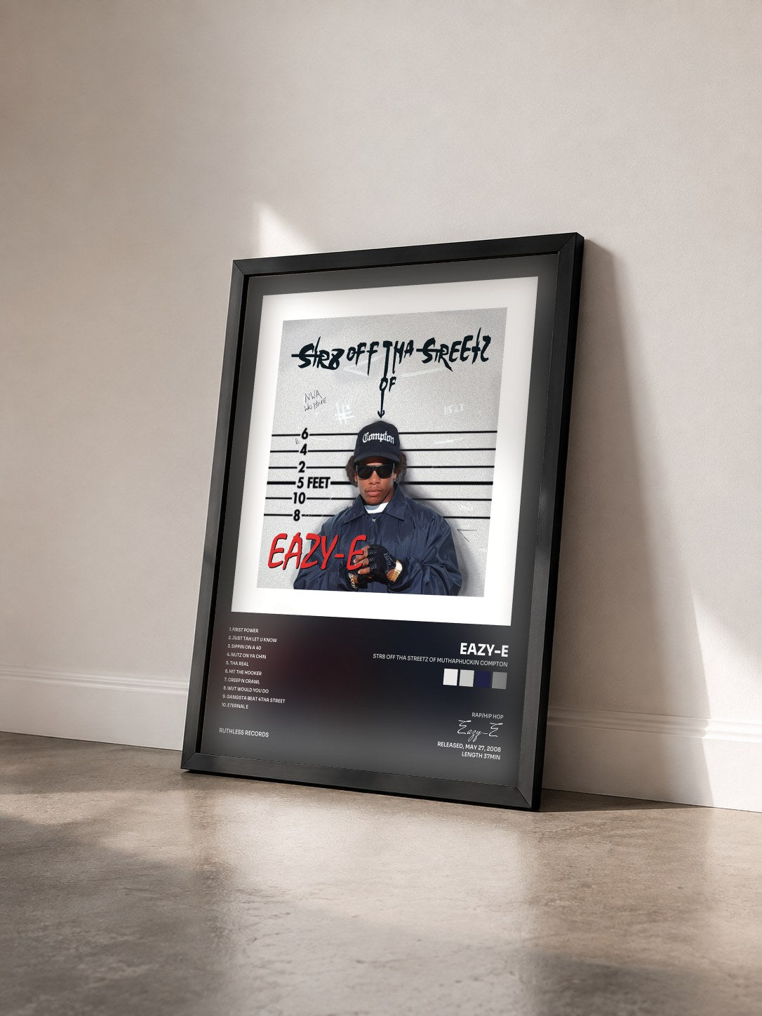 #noir Tableau de l'album Str8 off Tha Streetz of Muthaphuckin Compton de Eazy-E vu de trois quarts, cadre noir