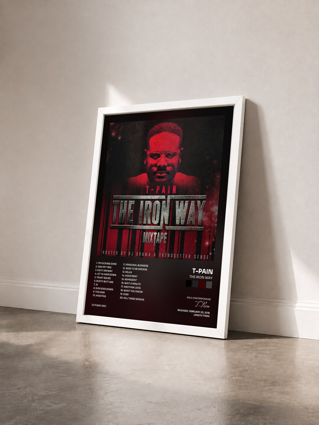 #blanc The Iron Way von T-Pain als gerahmter Kunstdruck von schräg gesehen, weißer Rahmen