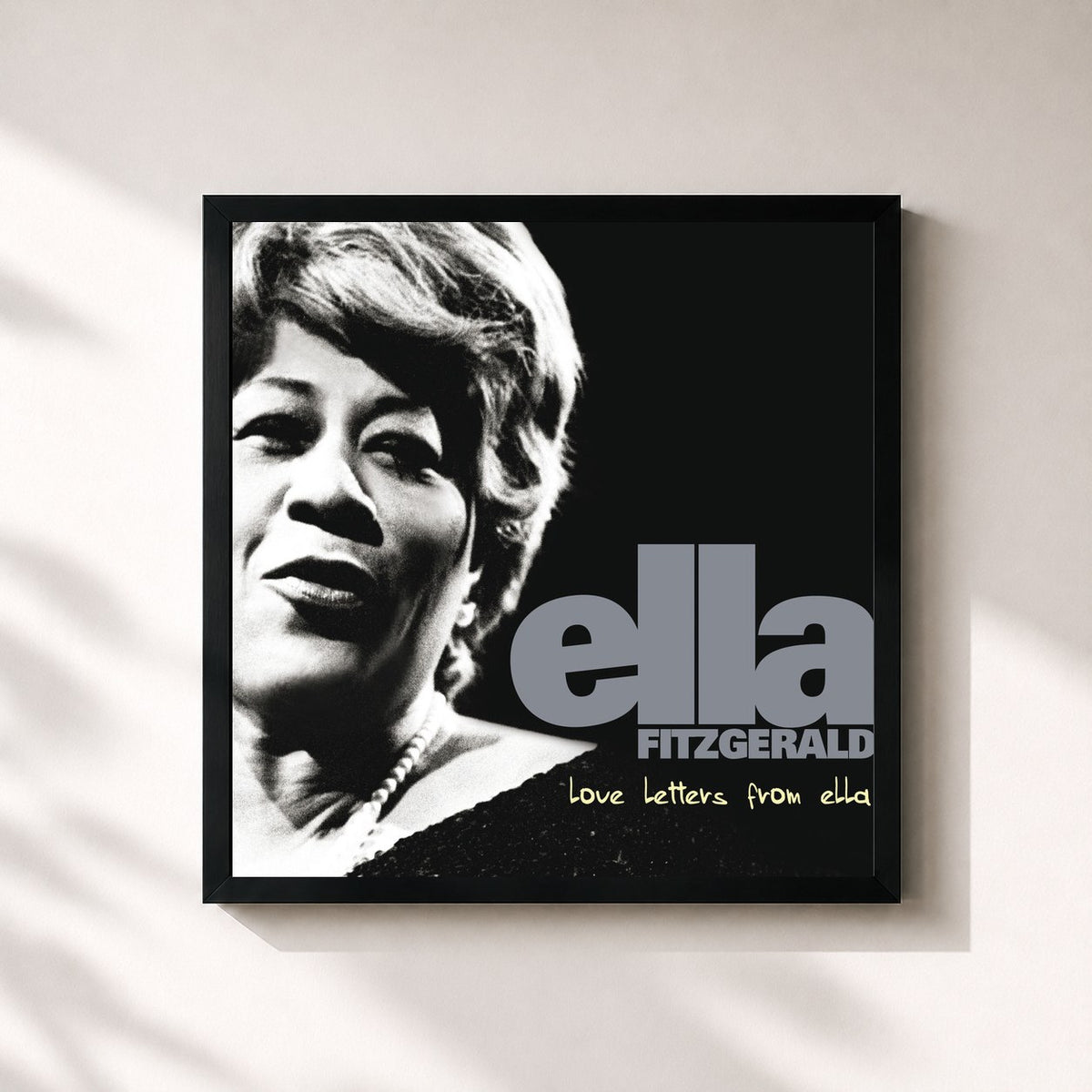 #noir Tableau carré de l'album Love Letters From Ella - The Never-Before-Heard Recordings de Ella Fitzgerald, cadre noir 32x32 cm