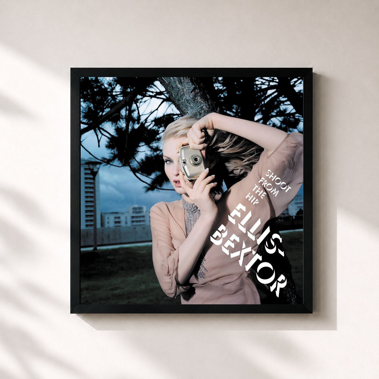 #noir Tableau carré de l'album Shoot From The Hip de Sophie Ellis-Bextor, cadre noir 32x32 cm