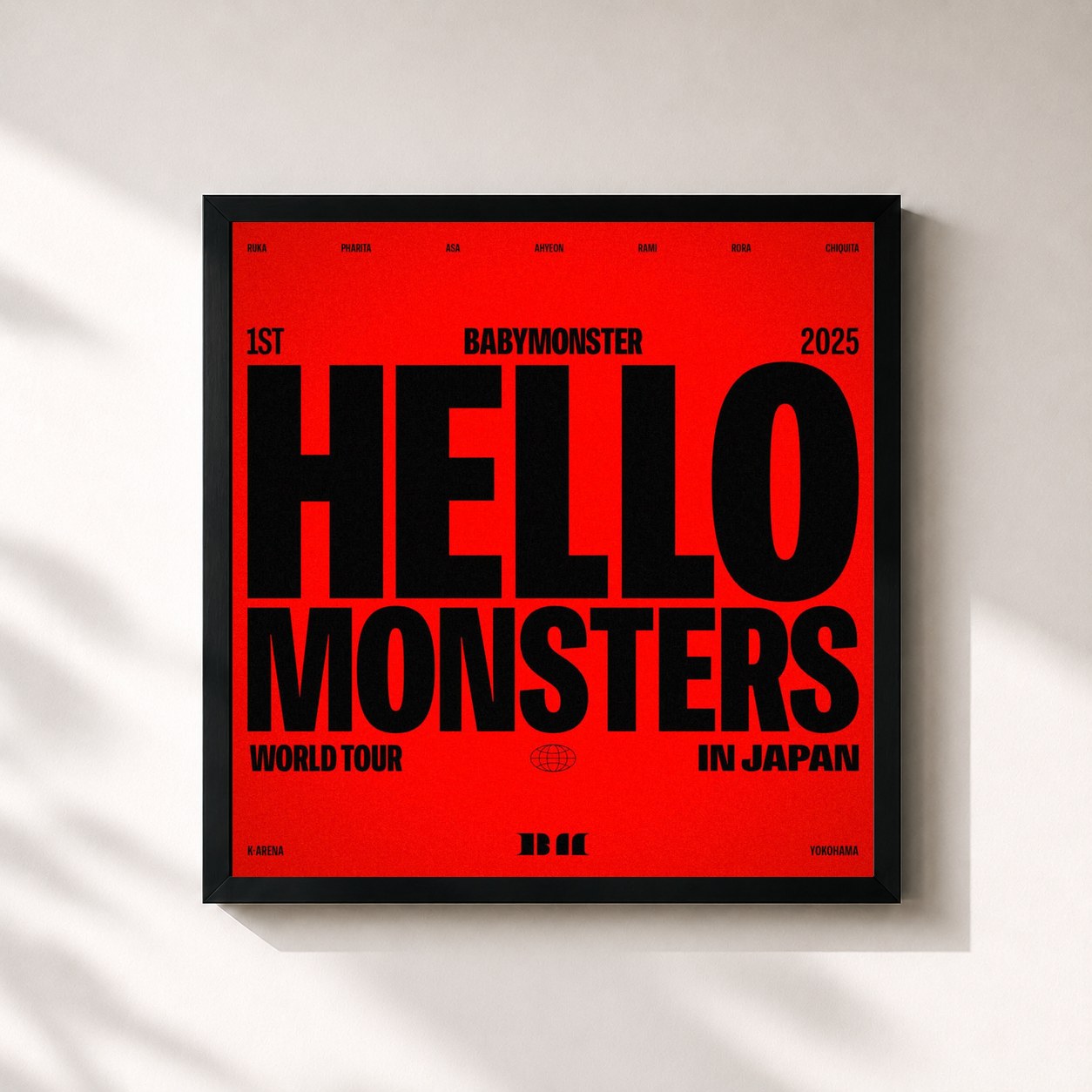 #noir Tableau carré de l'album 2025 BABYMONSTER 1st WORLD TOUR <HELLO MONSTERS> IN JAPAN ~2025.04.13 K-ARENA YOKOHAMA~ de BABYMONSTER, cadre noir 32x32 cm
