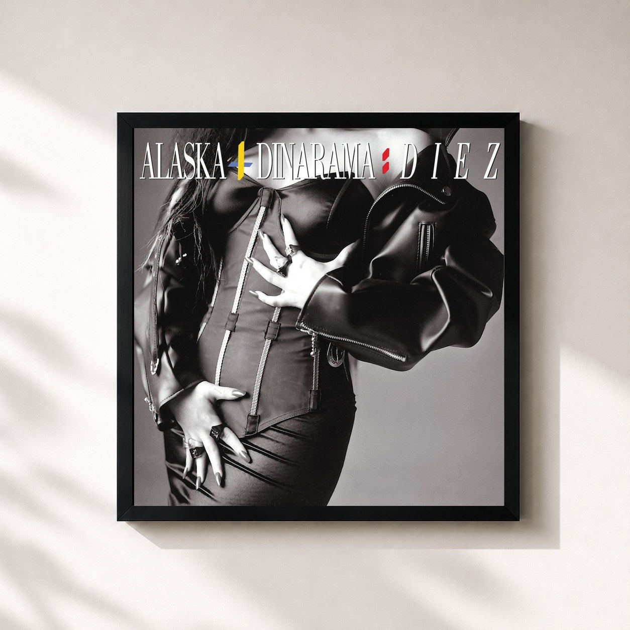 #noir Tableau carré de l'album Diez-Remasters de Alaska Y Dinarama, cadre noir 32x32 cm