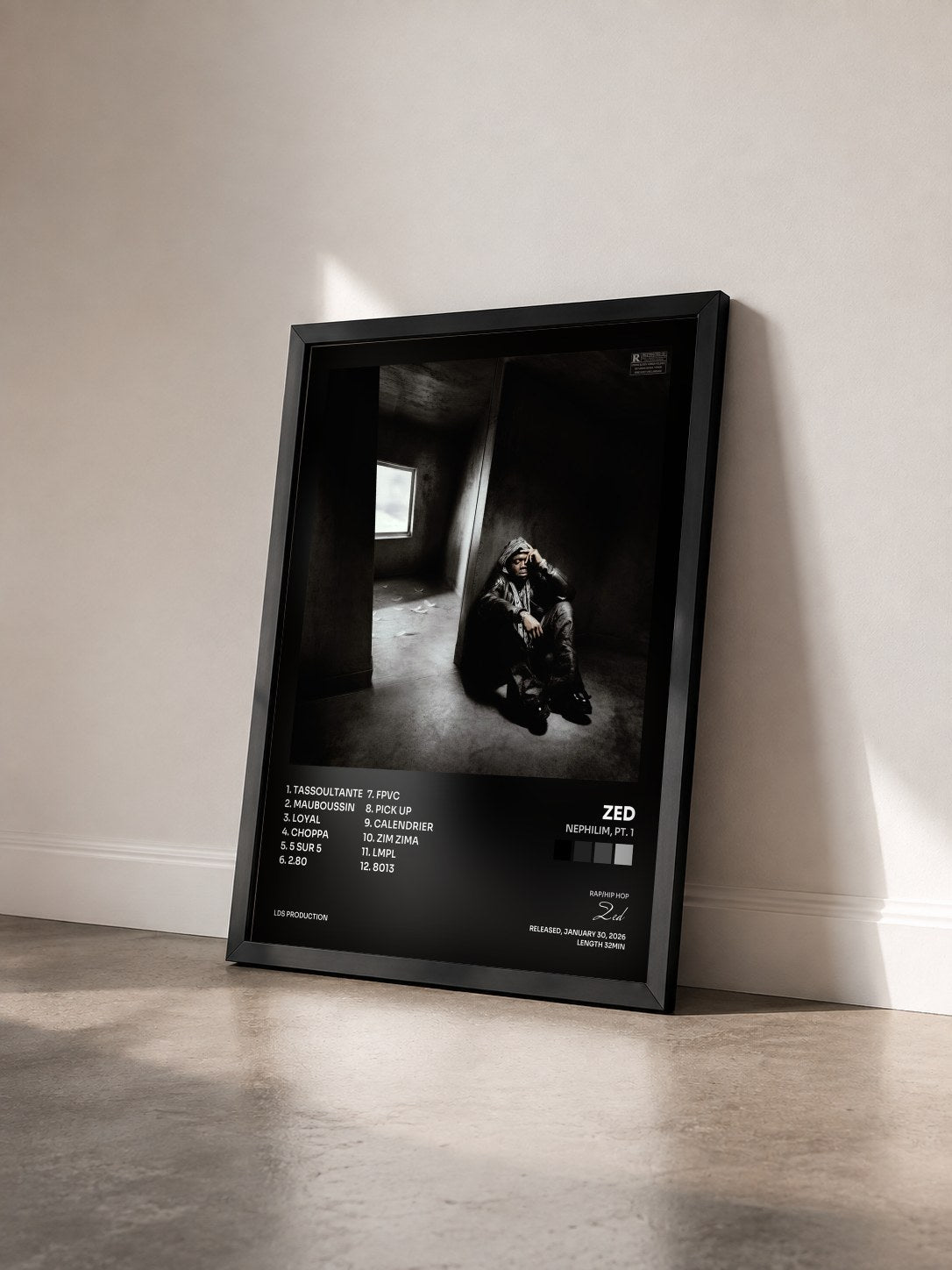 #noir NEPHILIM, pt. 1 di Zed in stampa incorniciata vista di tre quarti, cornice nera