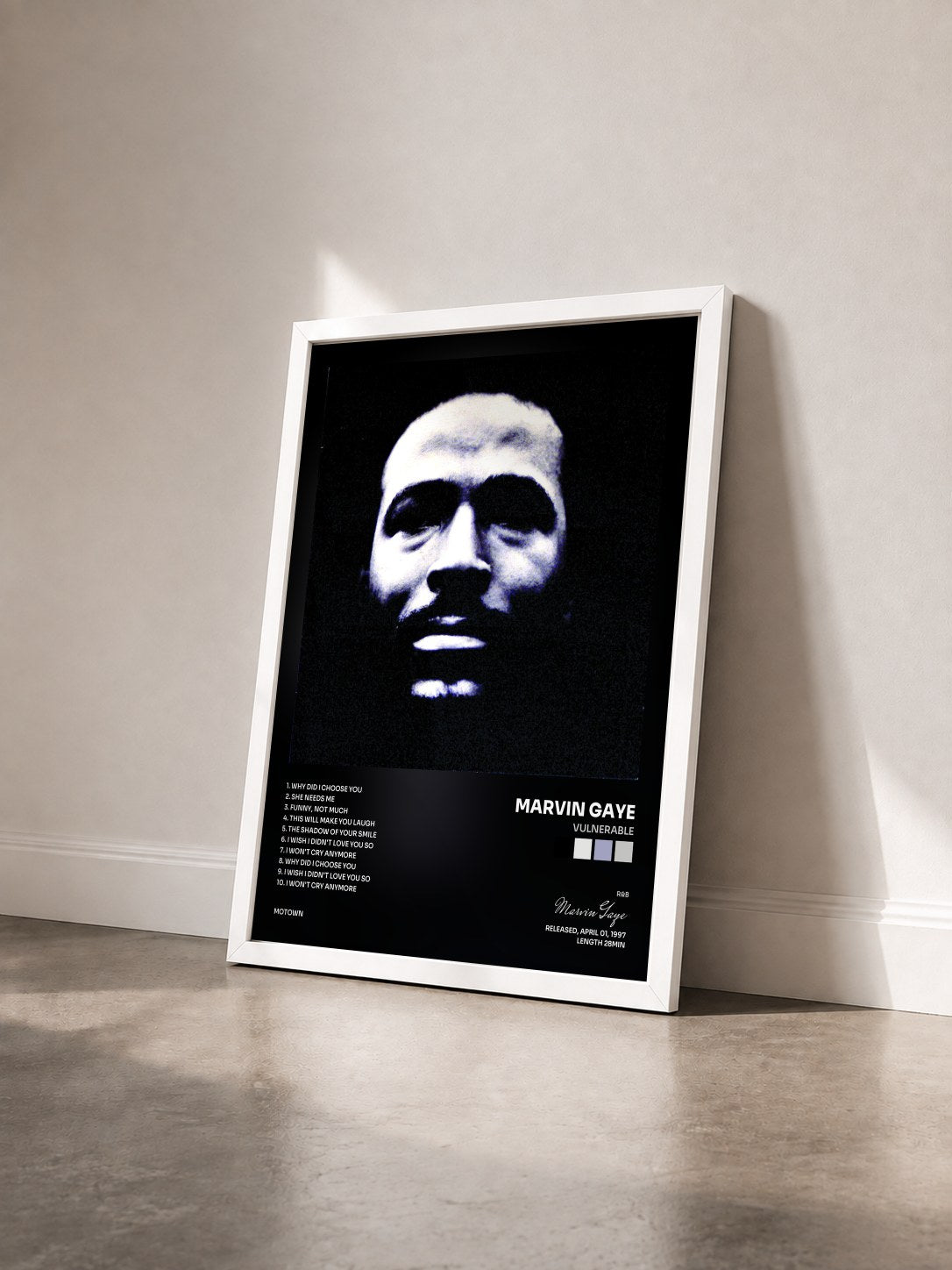 #blanc Tableau de l'album Vulnerable de Marvin Gaye vu de trois quarts, cadre blanc