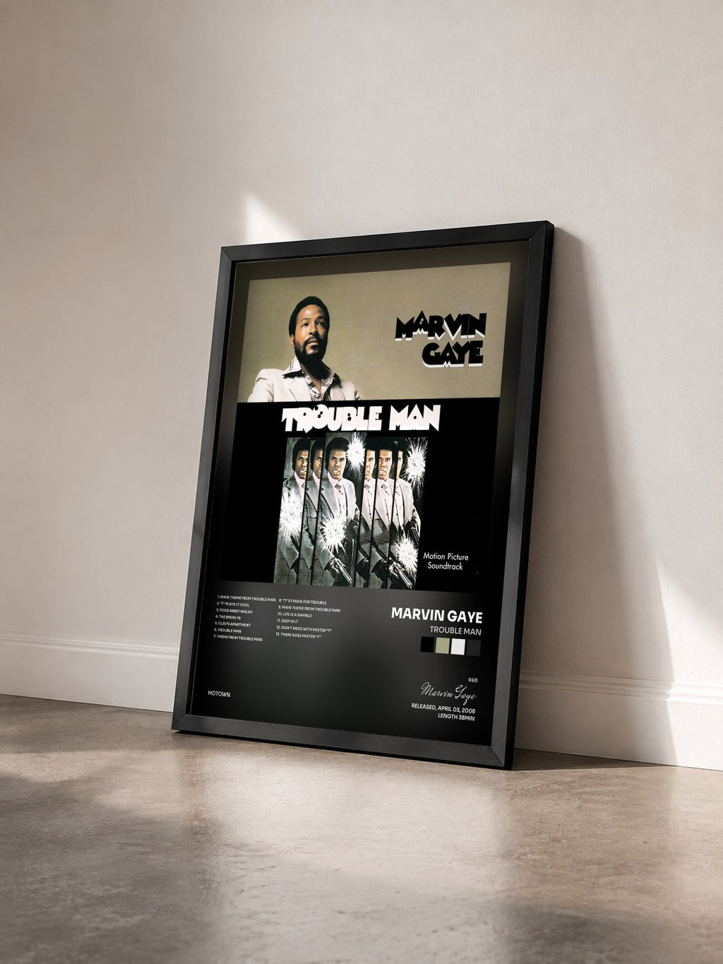 #noir Trouble Man von Marvin Gaye als gerahmter Kunstdruck von schräg gesehen, schwarzer Rahmen