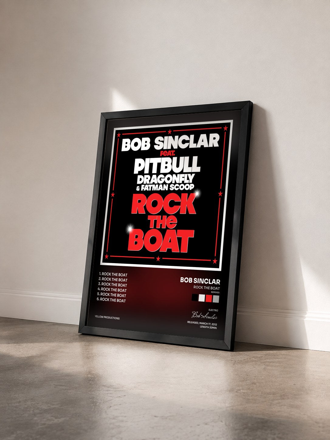 #noir Tableau de l'album Rock the Boat (Remixes) de Bob Sinclar vu de trois quarts, cadre noir