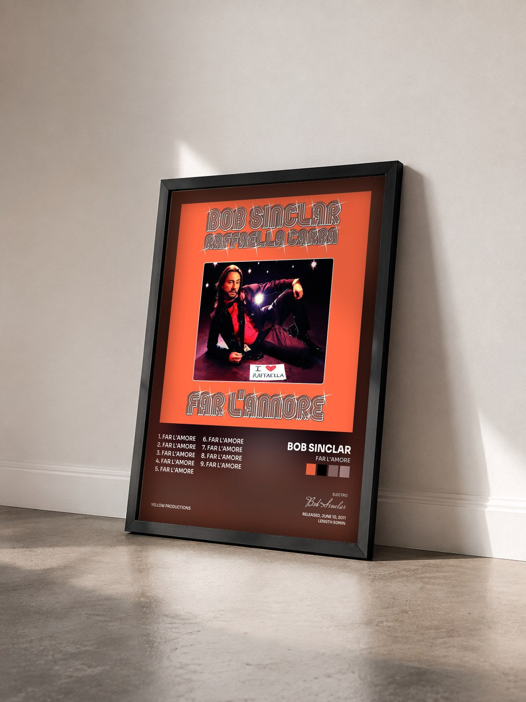 #noir Tableau de l'album Far l'amore de Bob Sinclar vu de trois quarts, cadre noir