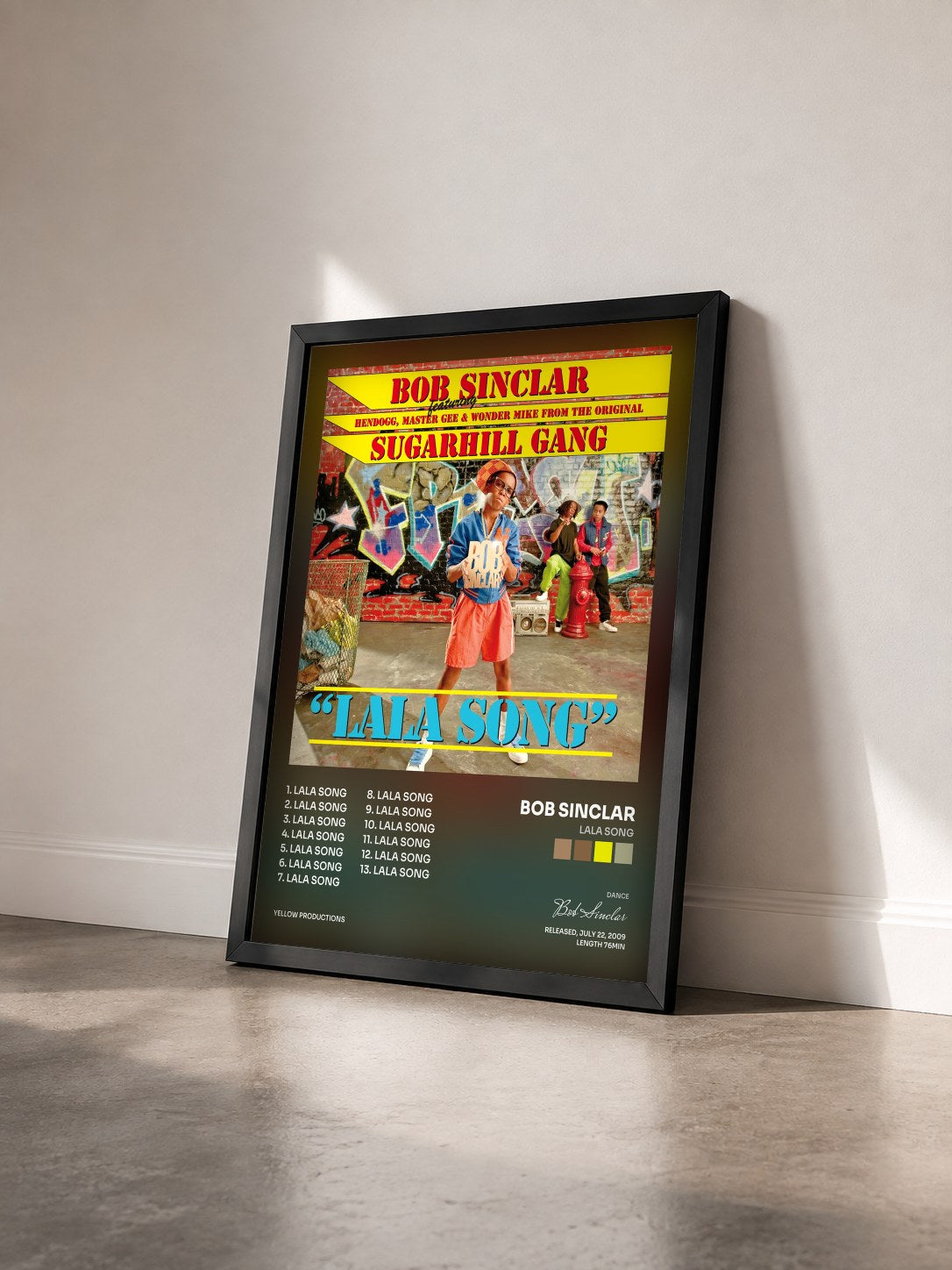 #noir Tableau de l'album Lala Song de Bob Sinclar vu de trois quarts, cadre noir