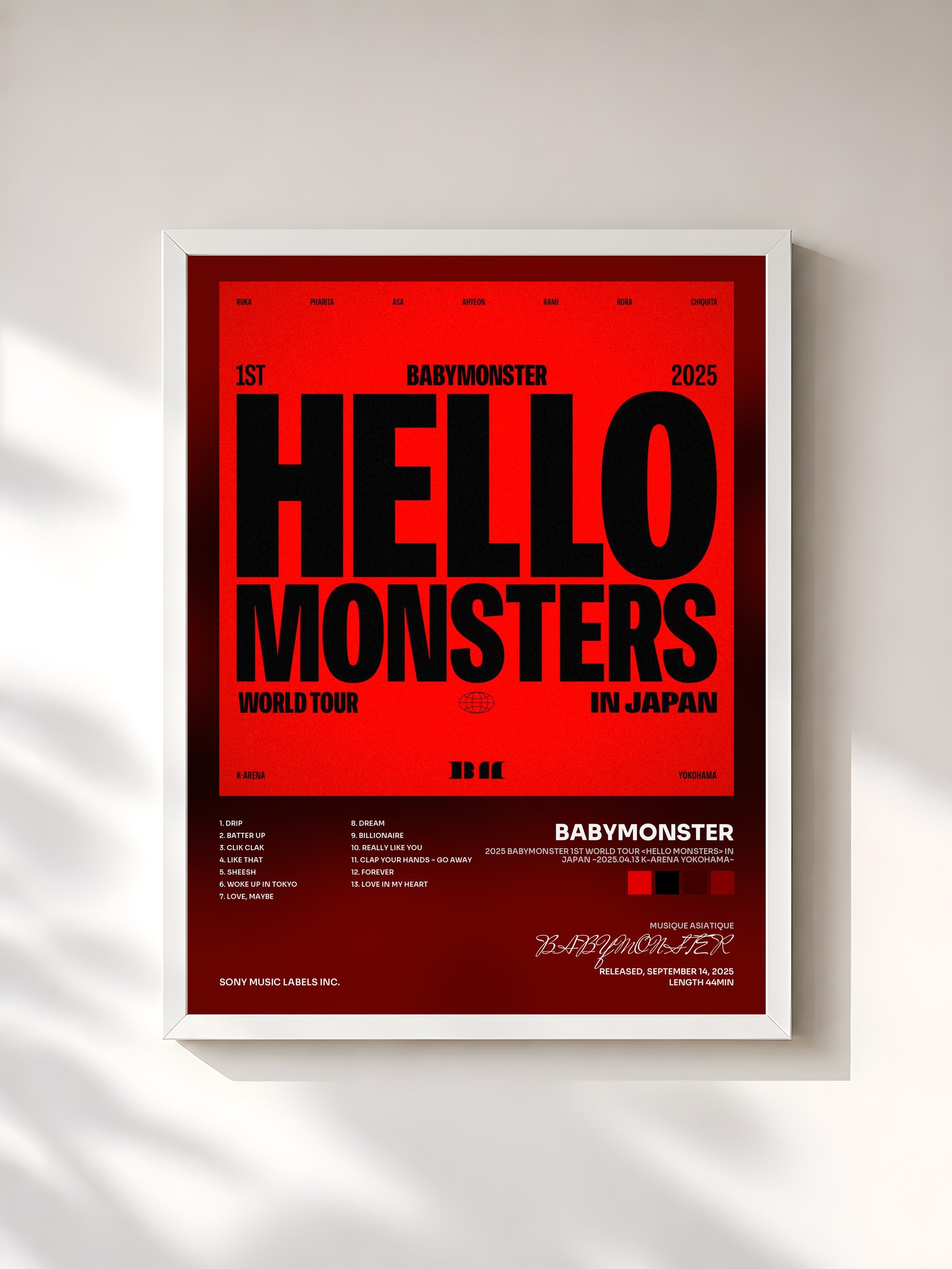 #blanc Tableau de l'album 2025 BABYMONSTER 1st WORLD TOUR <HELLO MONSTERS> IN JAPAN ~2025.04.13 K-ARENA YOKOHAMA~ de BABYMONSTER, cadre blanc, imprimé et encadré en France
