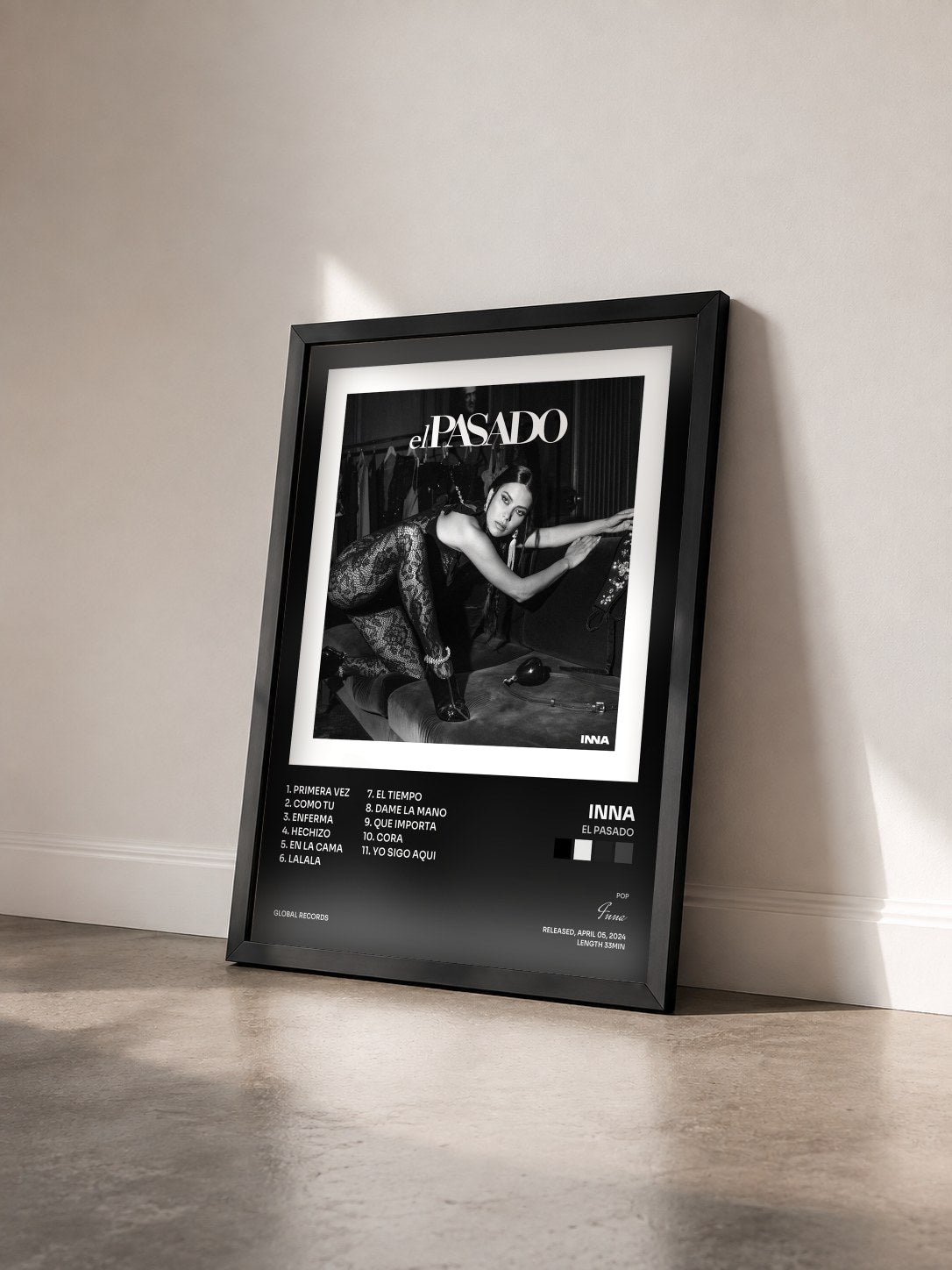 #noir Tableau de l'album El Pasado de Inna vu de trois quarts, cadre noir