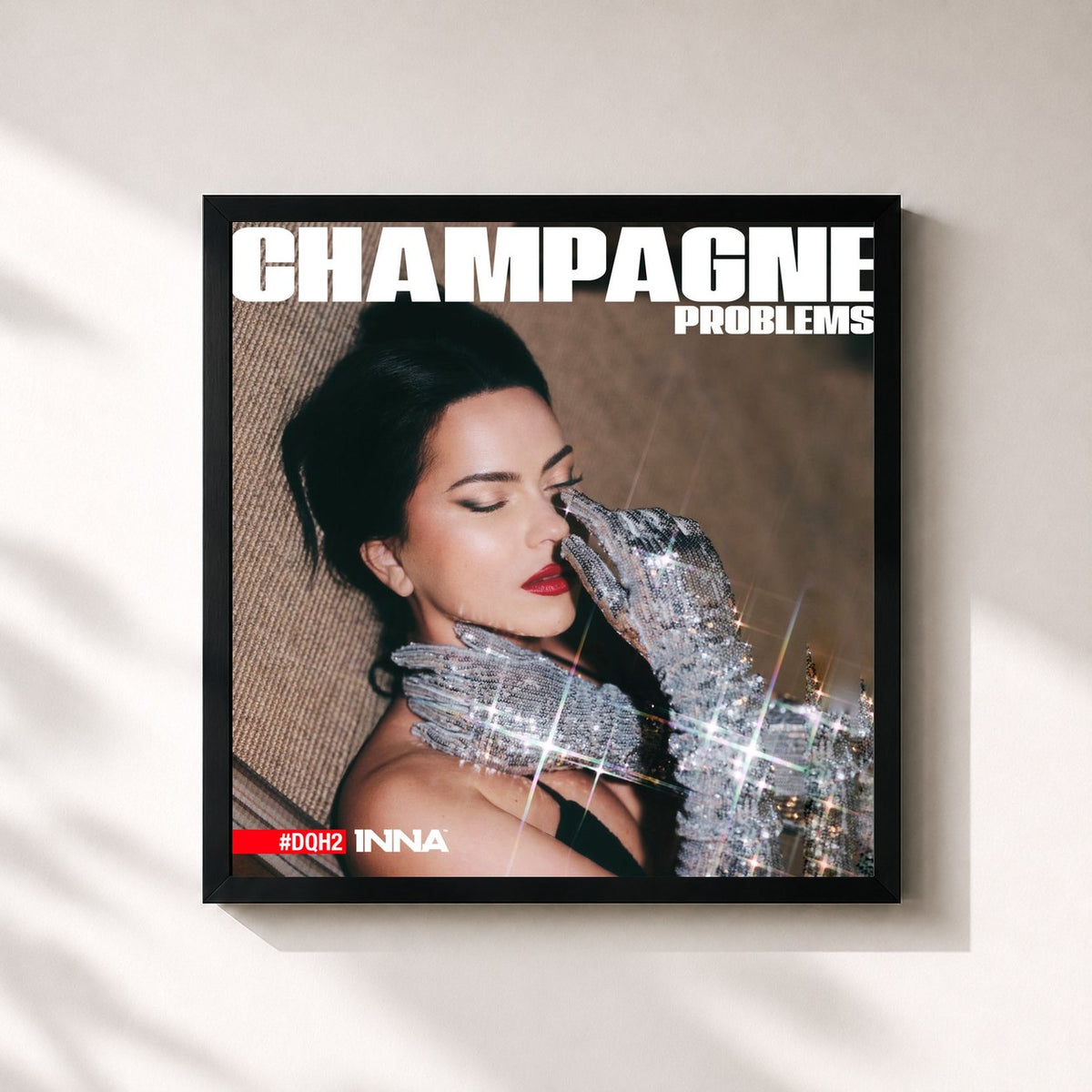 #noir Tableau carré de l'album Champagne Problems #DQH2 de Inna, cadre noir 32x32 cm