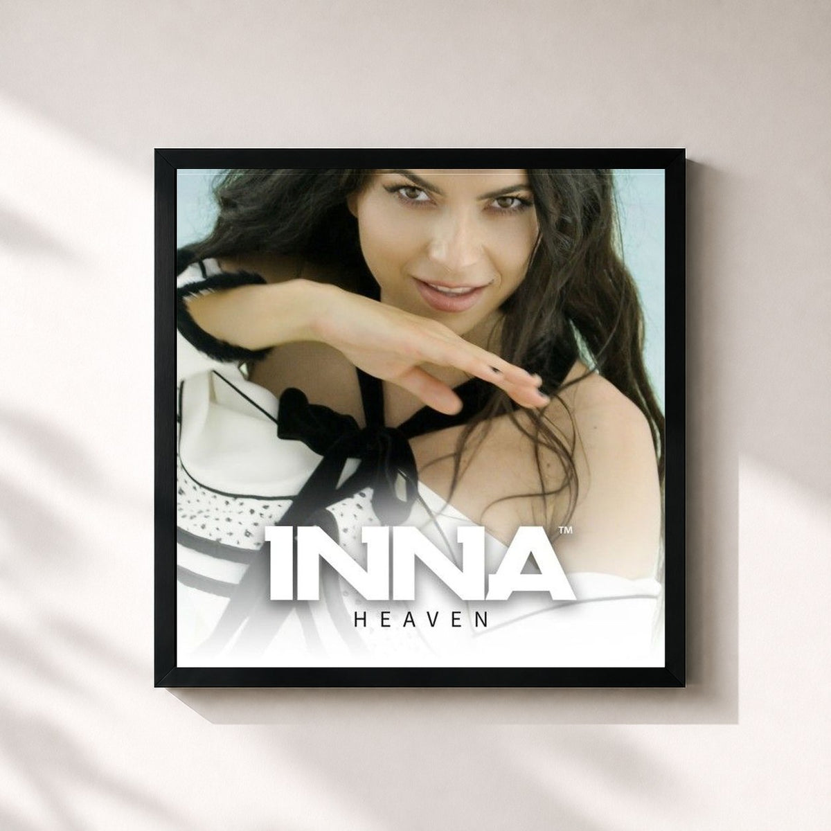 #noir Tableau carré de l'album Heaven (Remixes) de Inna, cadre noir 32x32 cm