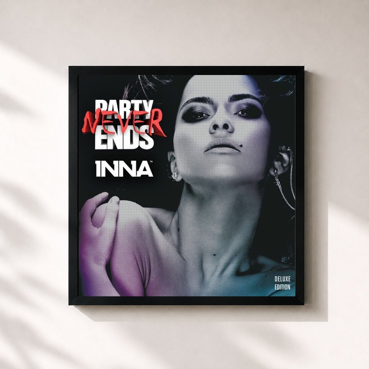 #noir Party Never Ends, Pt. 1 (Deluxe Edition) von Inna als quadratischer Kunstdruck, schwarzer Rahmen 32x32 cm