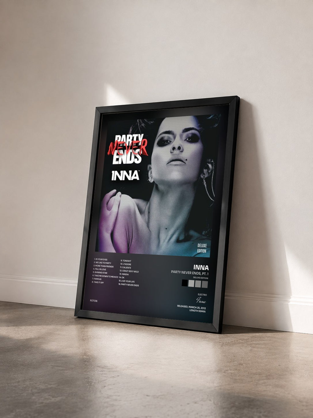 #noir Party Never Ends, Pt. 1 (Deluxe Edition) von Inna als gerahmter Kunstdruck von schräg gesehen, schwarzer Rahmen