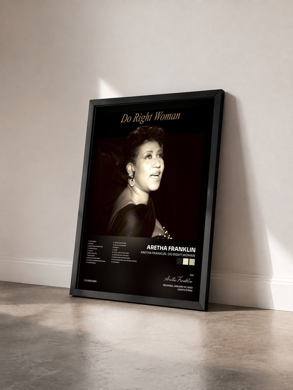 #noir Tableau de l'album Aretha Franklin : Do Right Woman de Aretha Franklin vu de trois quarts, cadre noir