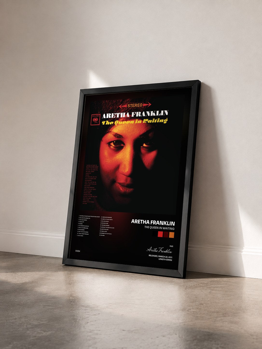 #noir Tableau de l'album The Queen In Waiting de Aretha Franklin vu de trois quarts, cadre noir