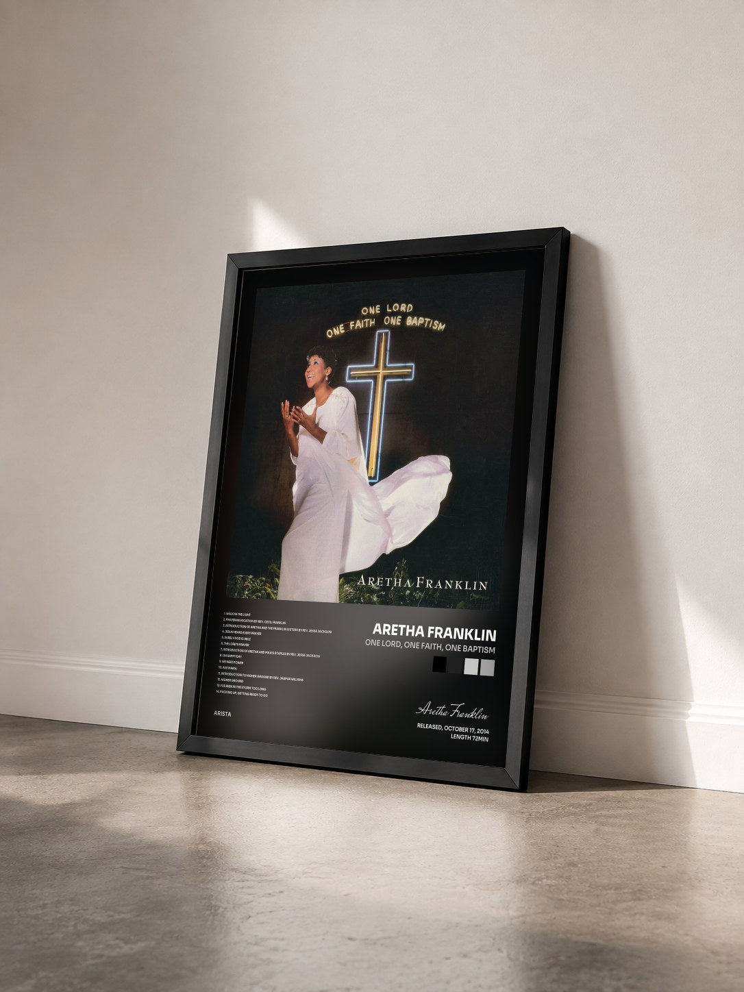 #noir Tableau de l'album One Lord, One Faith, One Baptism de Aretha Franklin vu de trois quarts, cadre noir