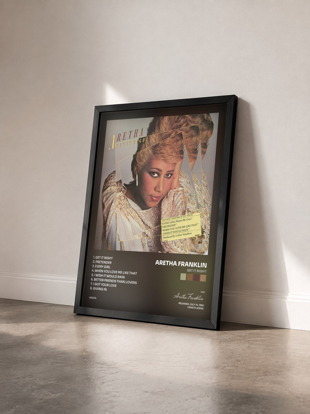 #noir Get It Right von Aretha Franklin als gerahmter Kunstdruck von schräg gesehen, schwarzer Rahmen