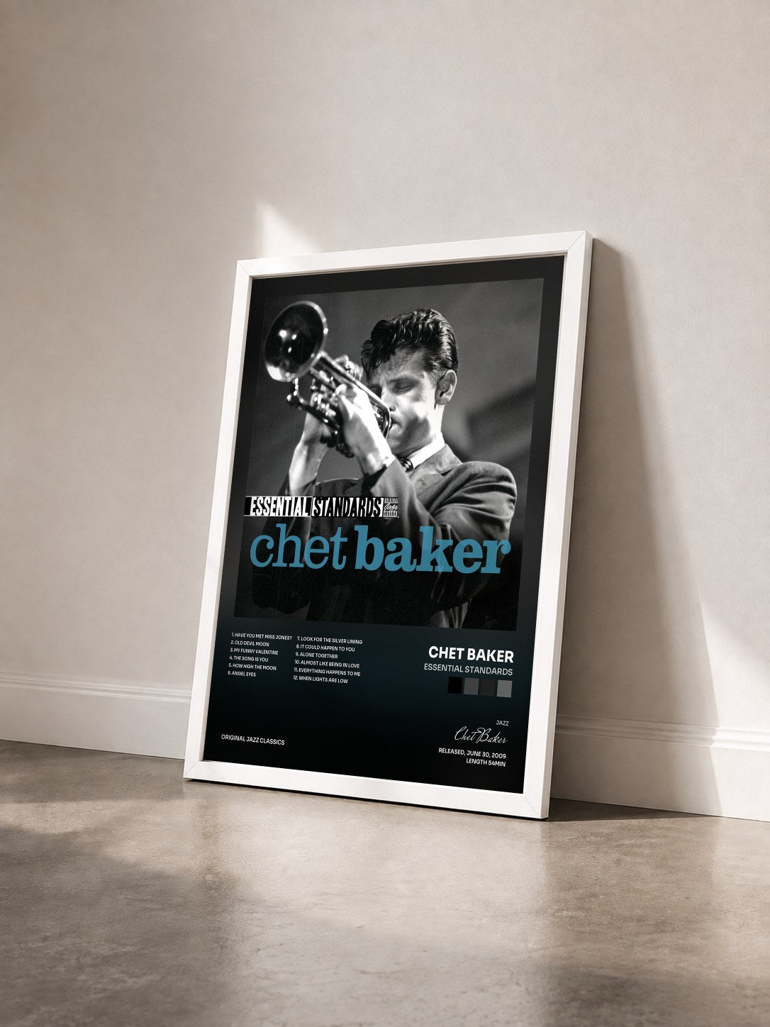#blanc Tableau de l'album Essential Standards de Chet Baker vu de trois quarts, cadre blanc