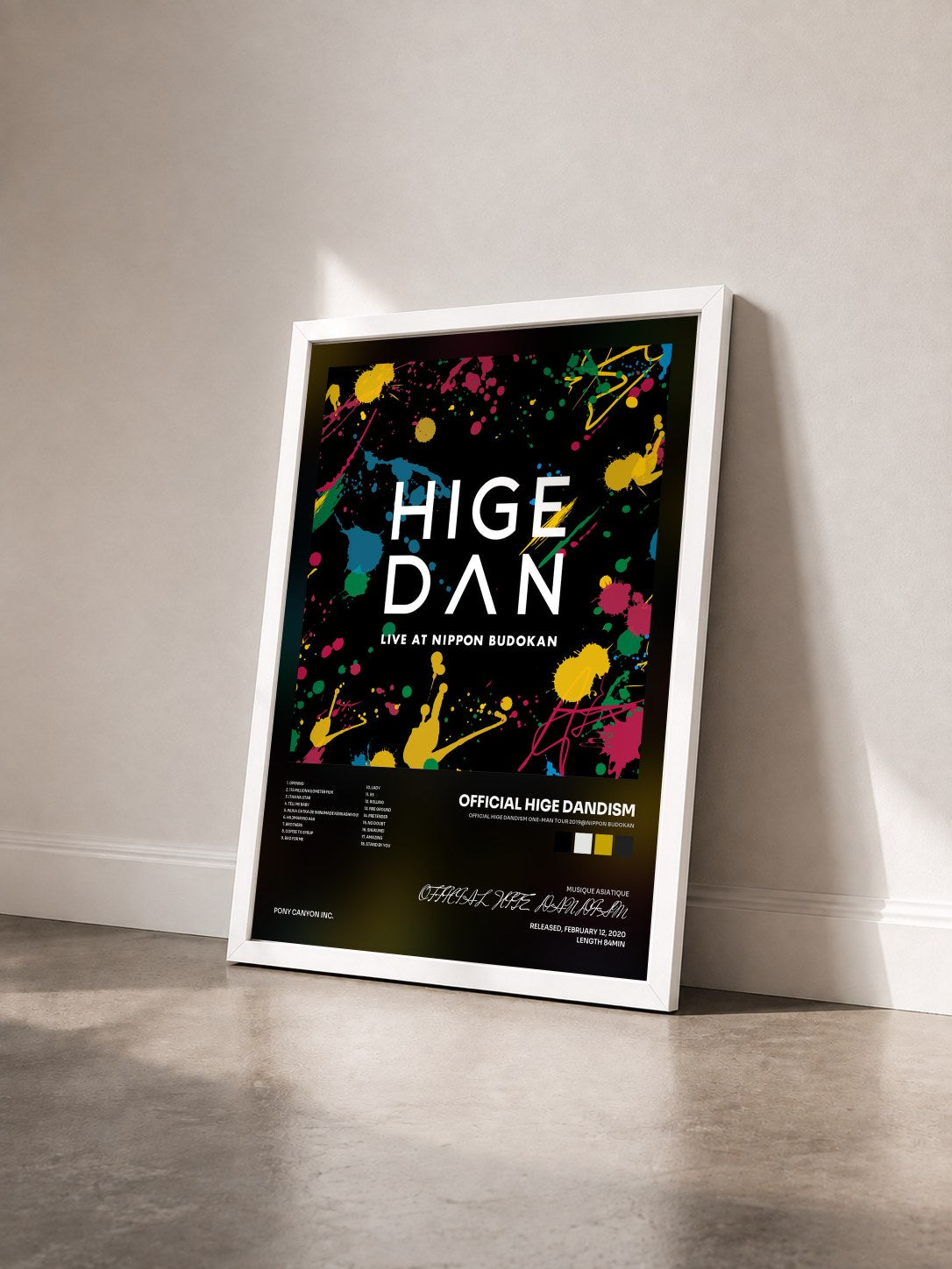 #blanc Tableau de l'album Official HIGE DANdism One-Man Tour 2019@Nippon Budokan de OFFICIAL HIGE DANDISM vu de trois quarts, cadre blanc