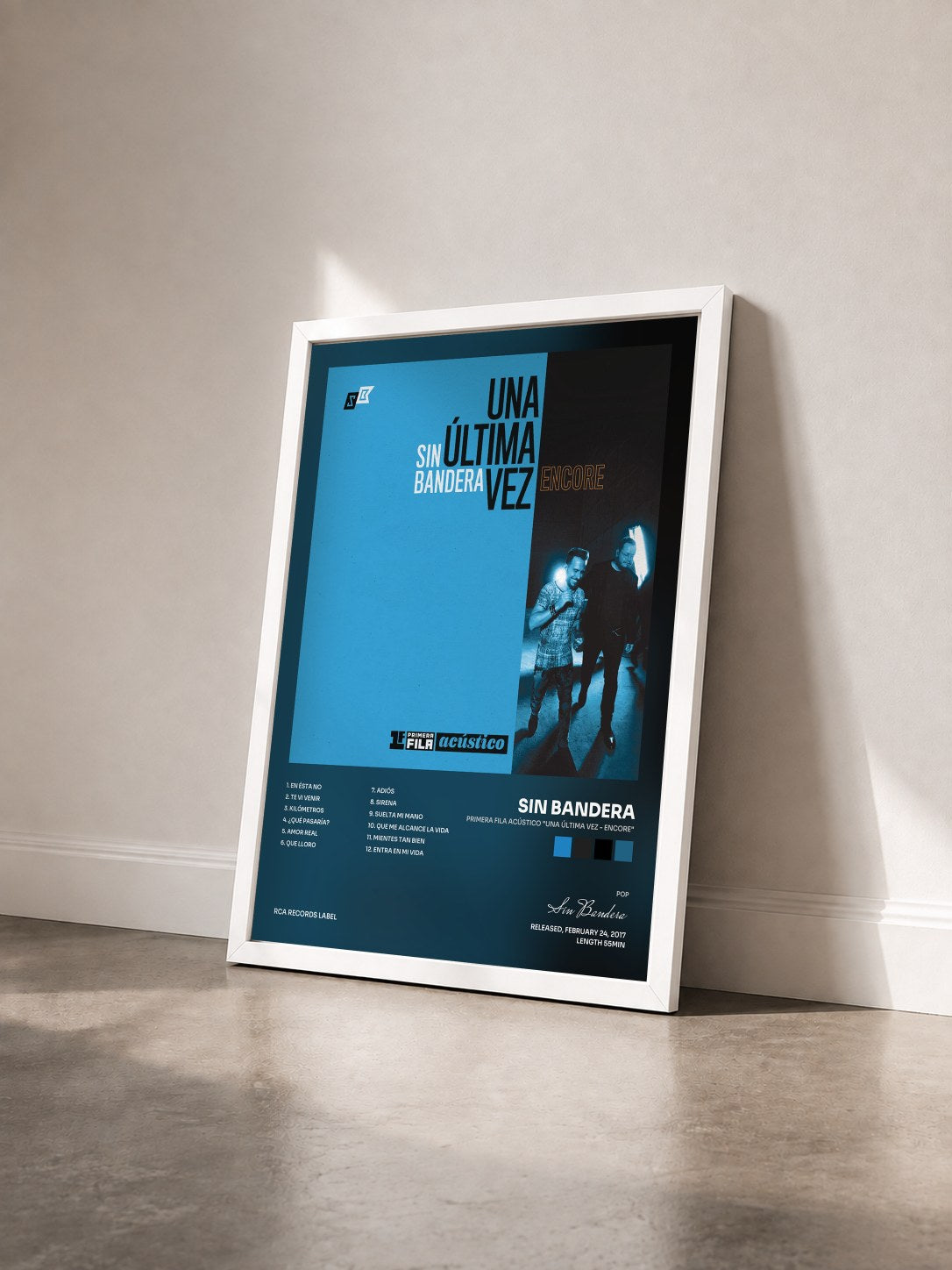 #blanc Tableau de l'album Primera Fila Acústico "Una Última Vez - Encore" de Sin Bandera vu de trois quarts, cadre blanc