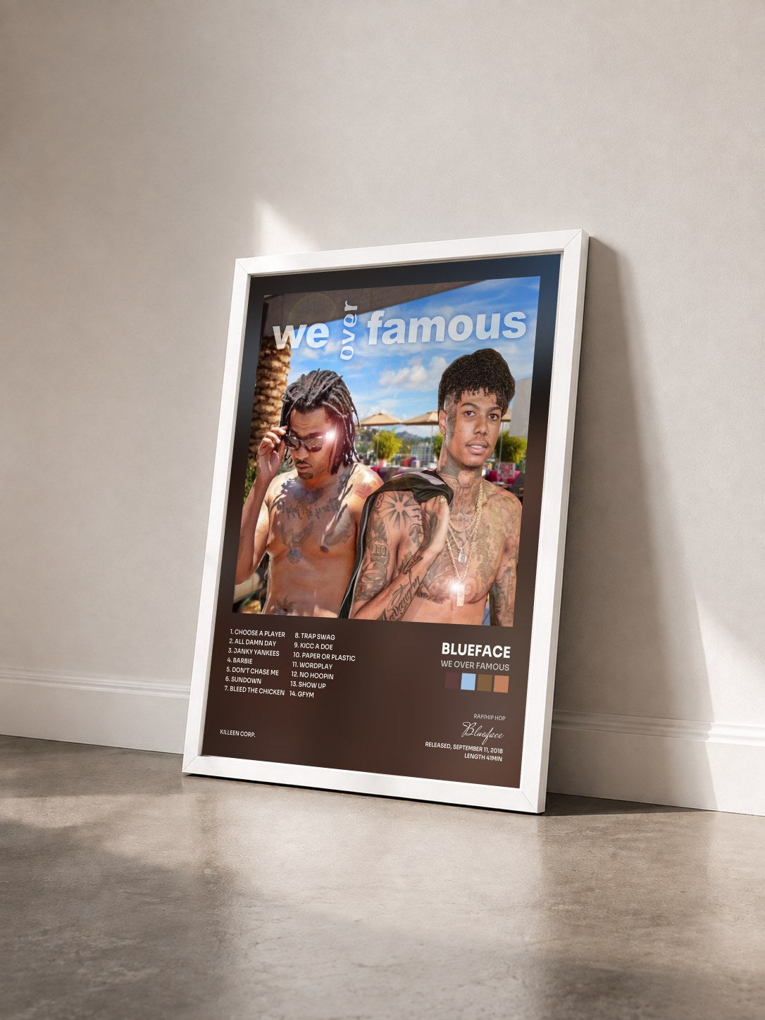 #blanc Tableau de l'album We over Famous de Blueface vu de trois quarts, cadre blanc