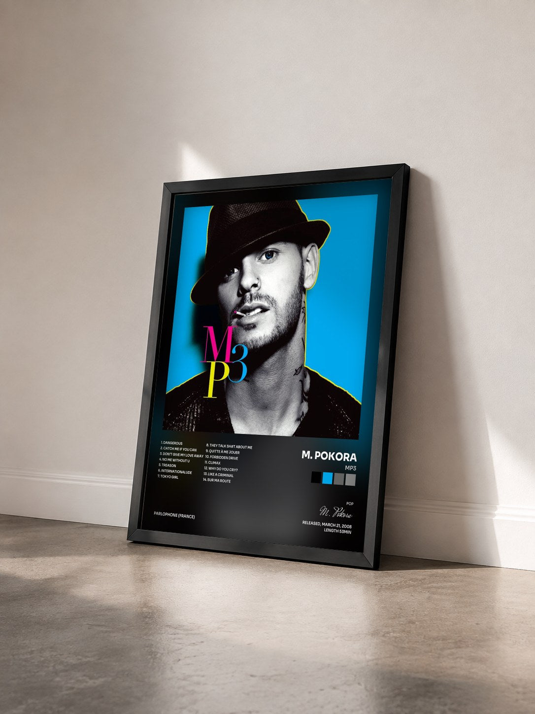 #noir Mp3 di M. Pokora in stampa incorniciata vista di tre quarti, cornice nera