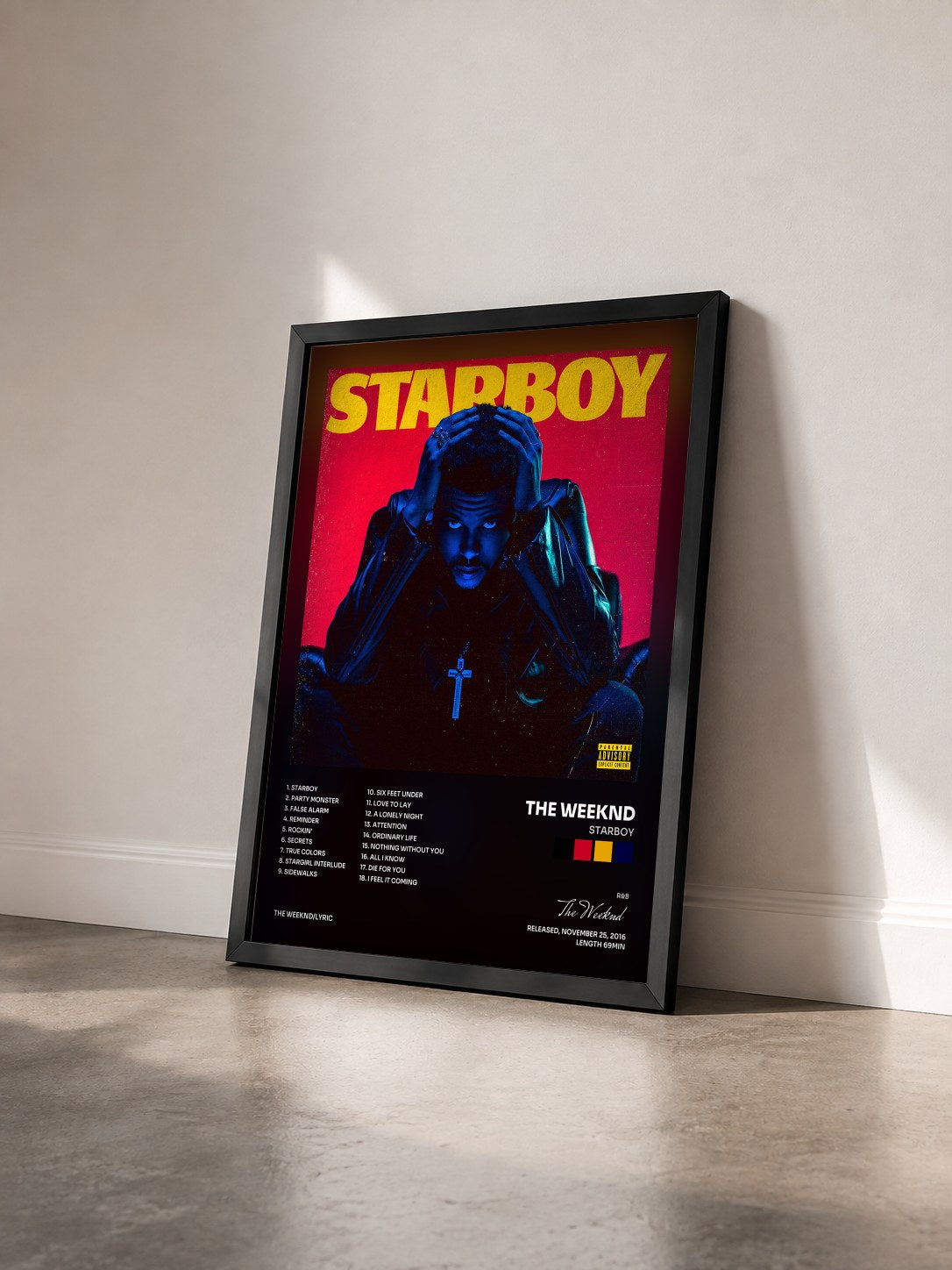 #noir Starboy di The Weeknd in stampa incorniciata vista di tre quarti, cornice nera