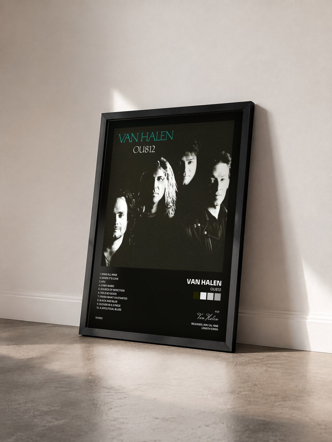 #noir Tableau de l'album OU812 de Van Halen vu de trois quarts, cadre noir