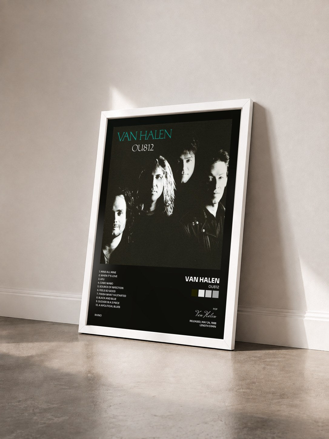 #blanc Tableau de l'album OU812 de Van Halen vu de trois quarts, cadre blanc