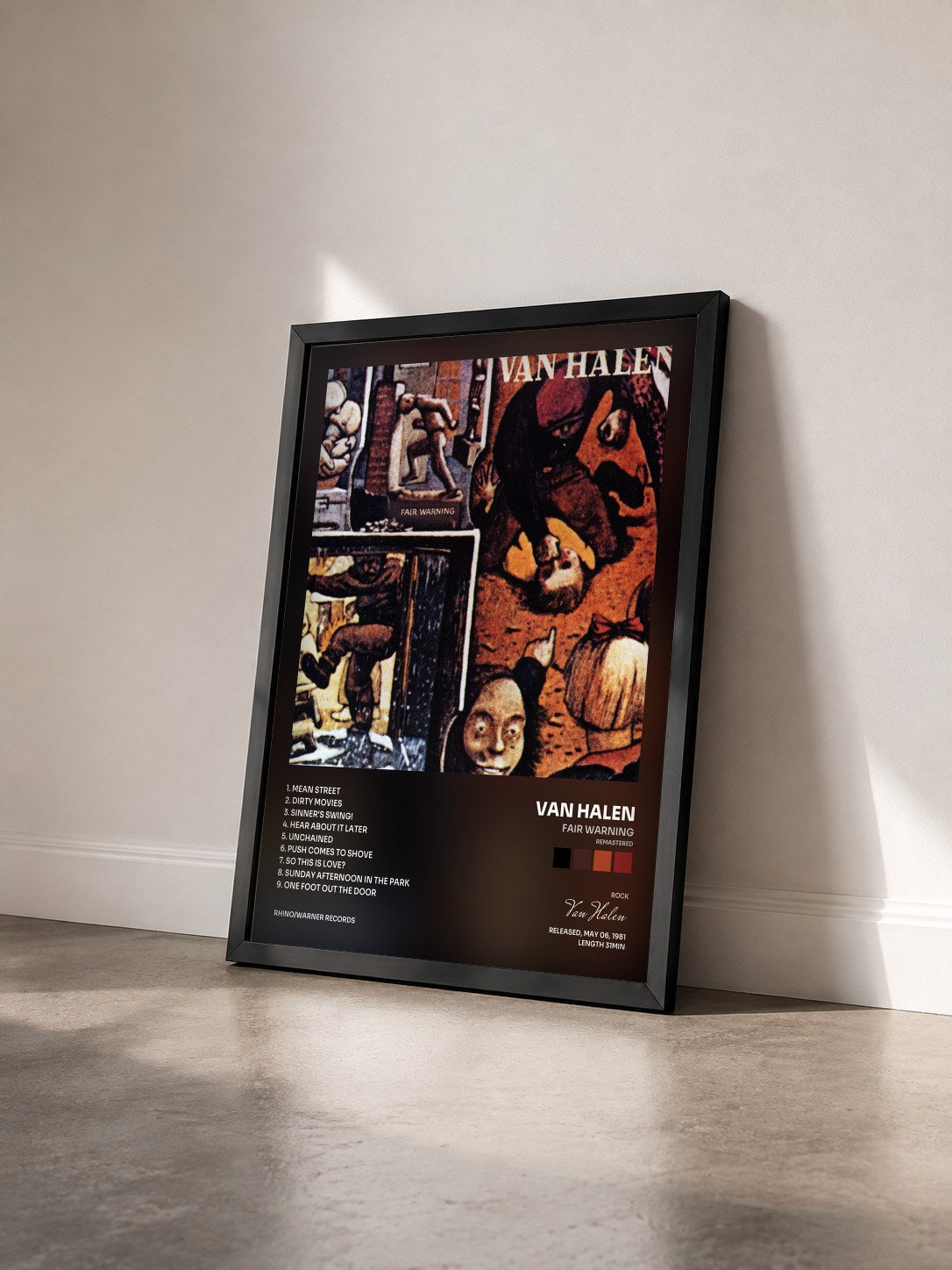 #noir Tableau de l'album Fair Warning (Remastered) de Van Halen vu de trois quarts, cadre noir