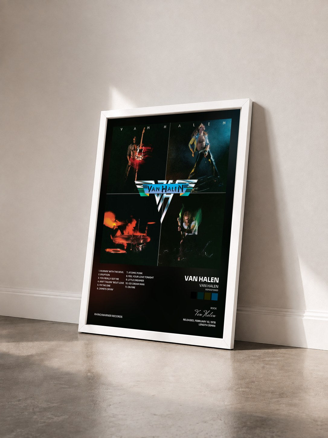 #blanc Tableau de l'album Van Halen (Remastered) de Van Halen vu de trois quarts, cadre blanc