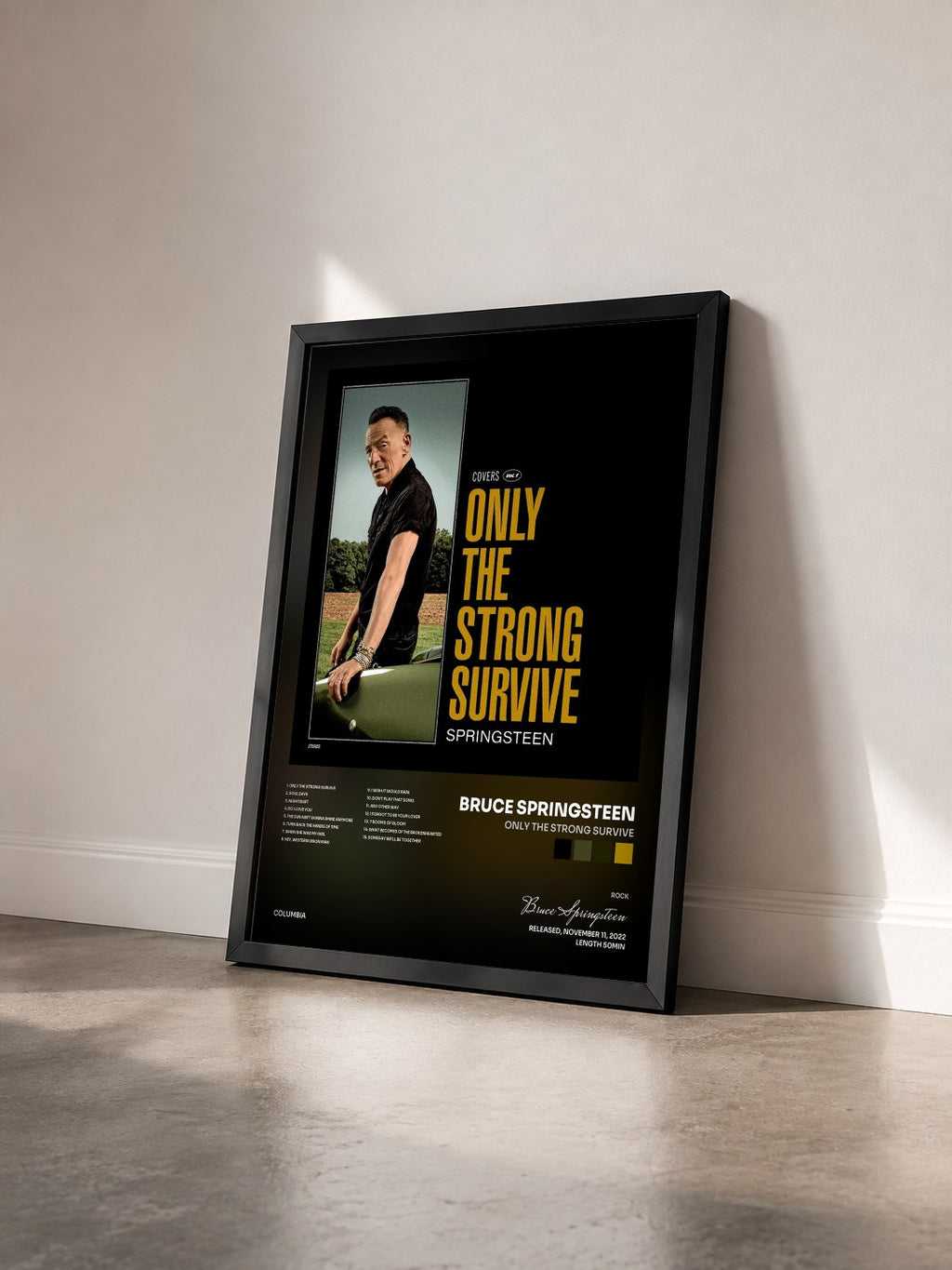 #noir Only the Strong Survive di Bruce Springsteen in stampa incorniciata vista di tre quarti, cornice nera