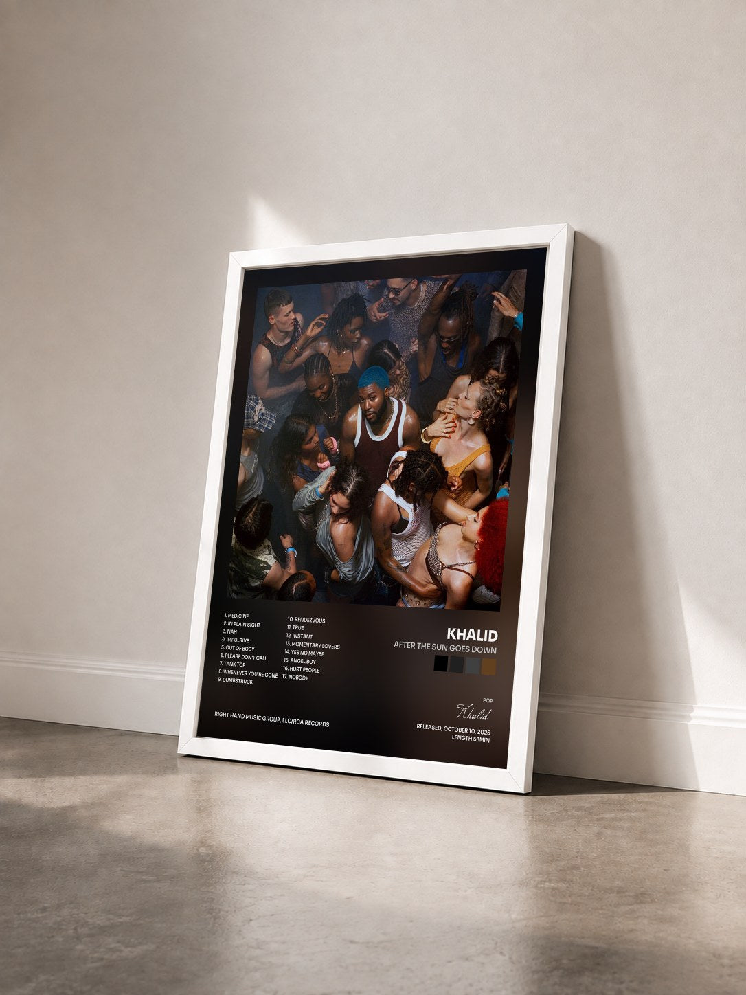 #blanc Tableau de l'album after the sun goes down de Khalid vu de trois quarts, cadre blanc